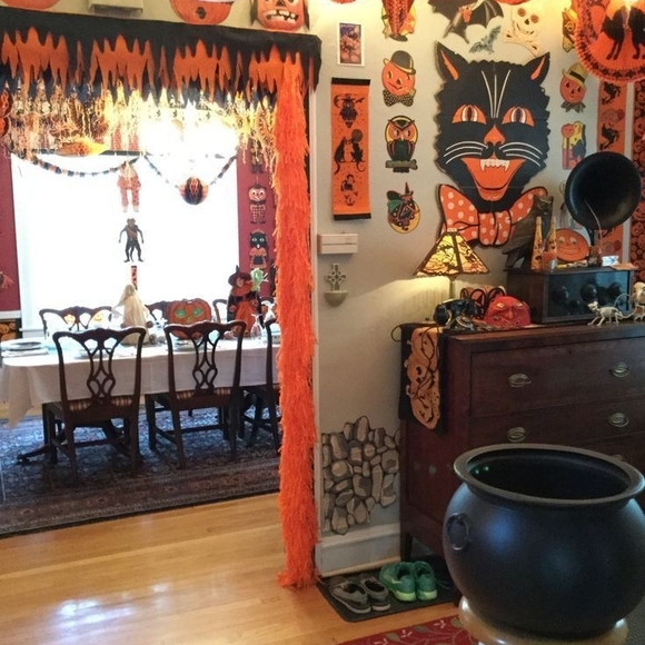 HALLOWEEN DECOR MYSTERY BUNDLE - Picture 3 of 3